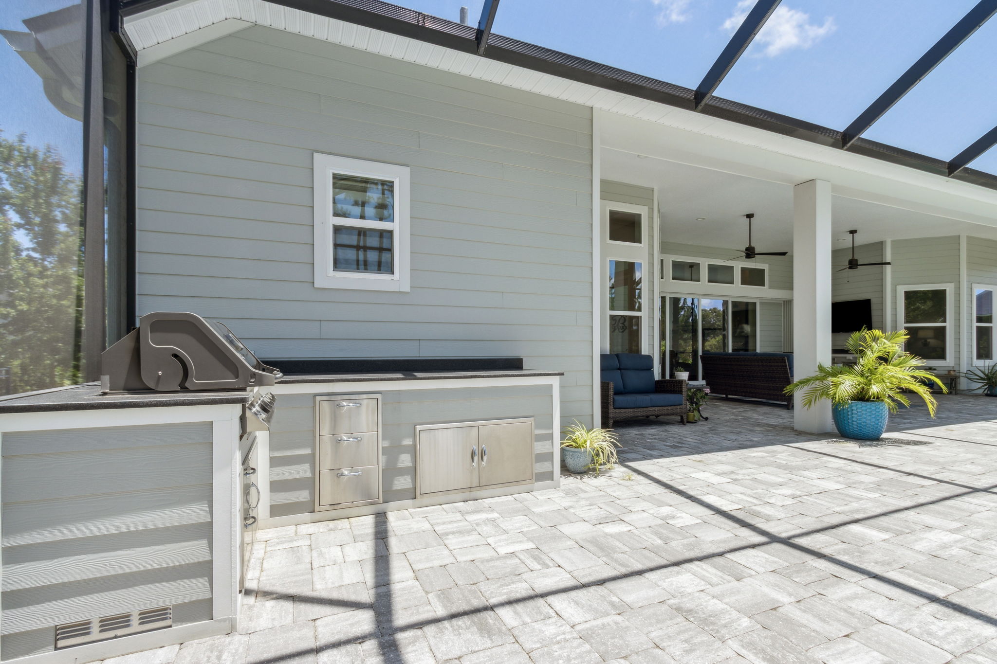 Outdoor Kitchen