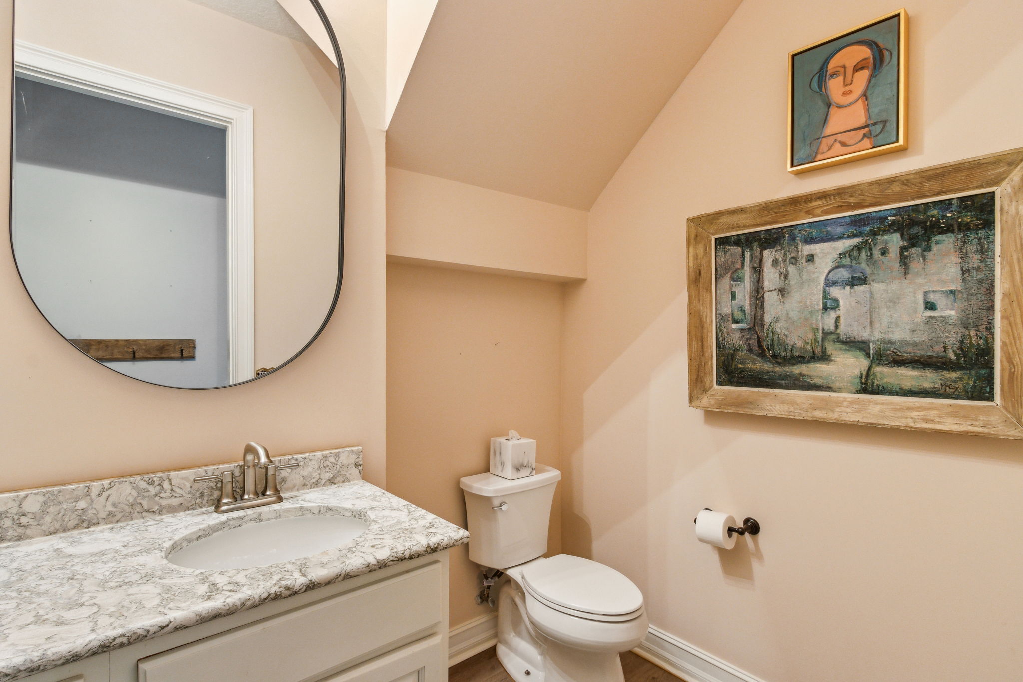 Even the 1/2 bath on the first floor is visually interesting!