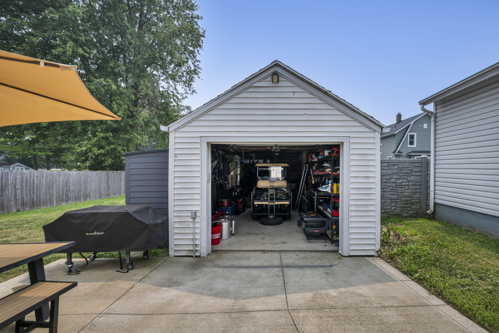 951 E Church St_29