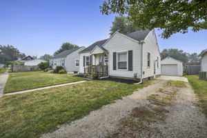951 E Church St_30