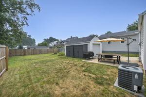 951 E Church St_25