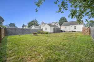951 E Church St_22