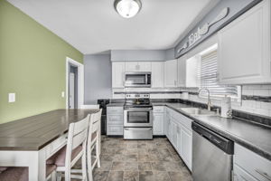 951 E Church St_16
