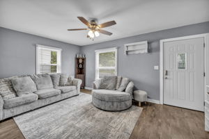 951 E Church St_10