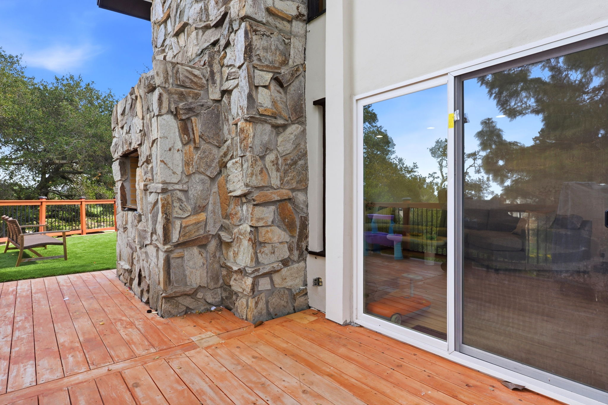 050_F8_951 Laurel Glen Dr