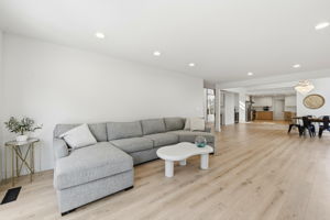 006_F8_951 Laurel Glen Dr