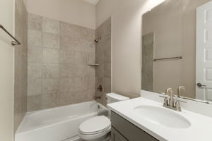  Photo 40
