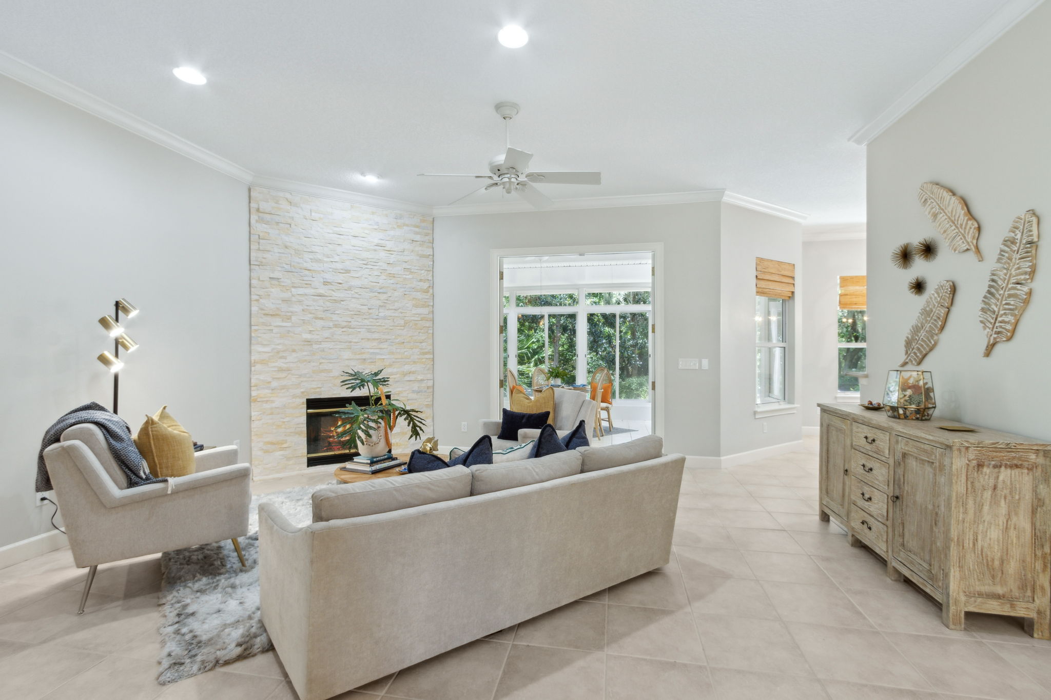 Living Room/ Fireplace