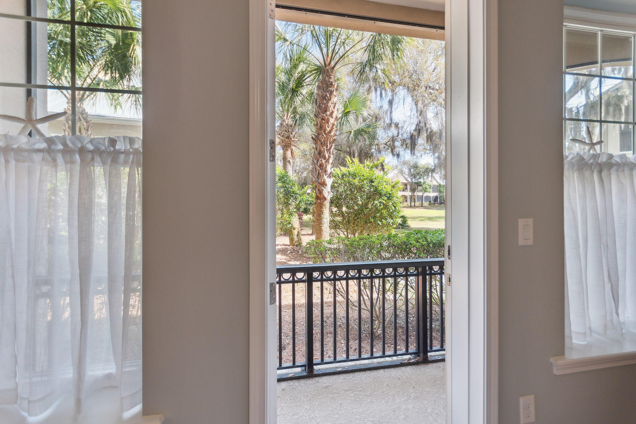 Screened-in Porch