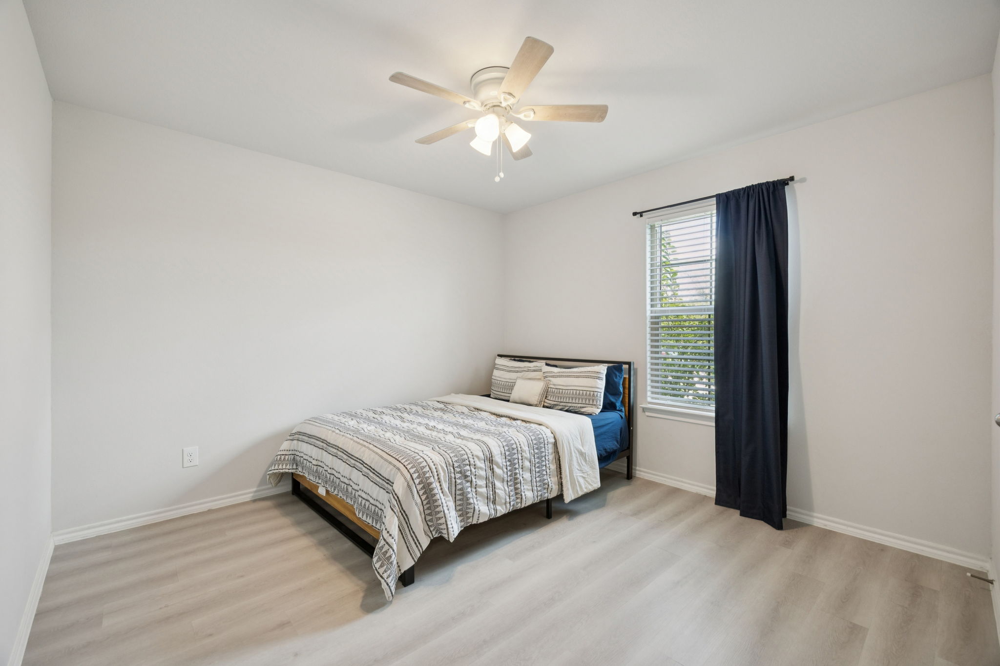 9513Doverglen_004