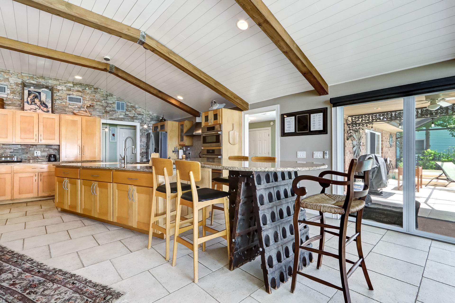 Kitchen/Breakfast Bar