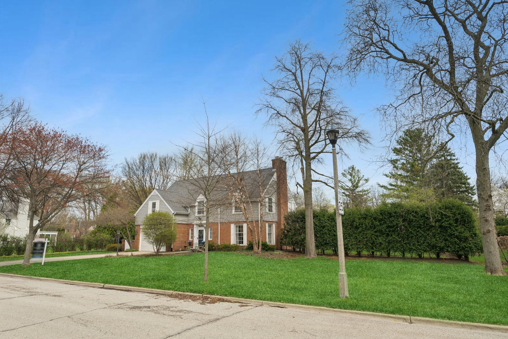 9515 Hamlin Ave_001.jpg