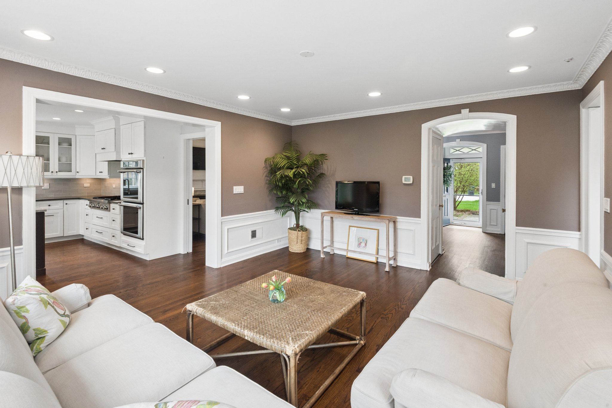 9515 Hamlin Ave_010.jpg