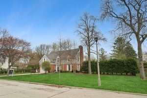 9515 Hamlin Ave_001.jpg