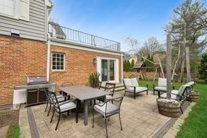 9515 Hamlin Ave_005.jpg