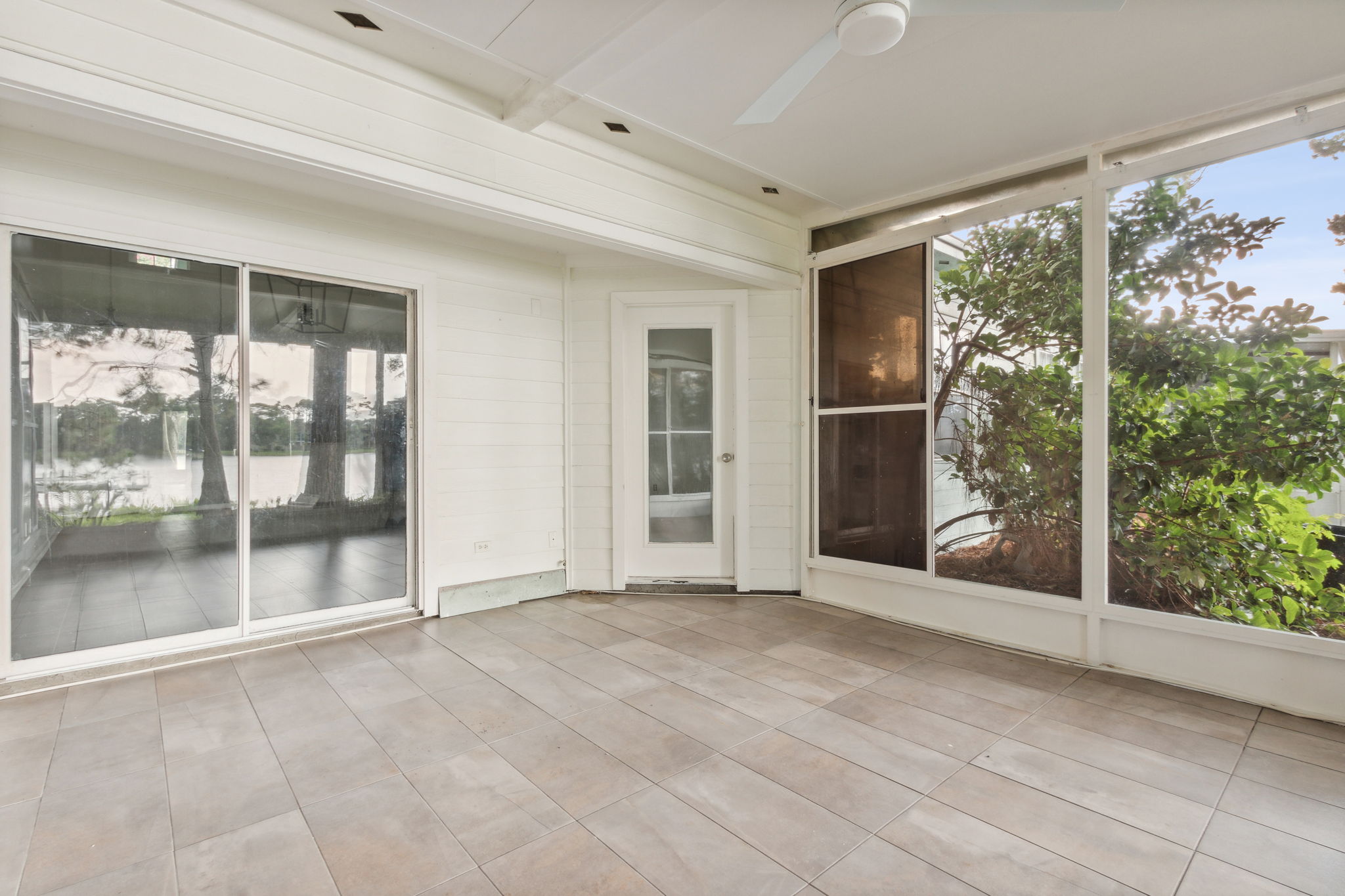 Screened-in Porch