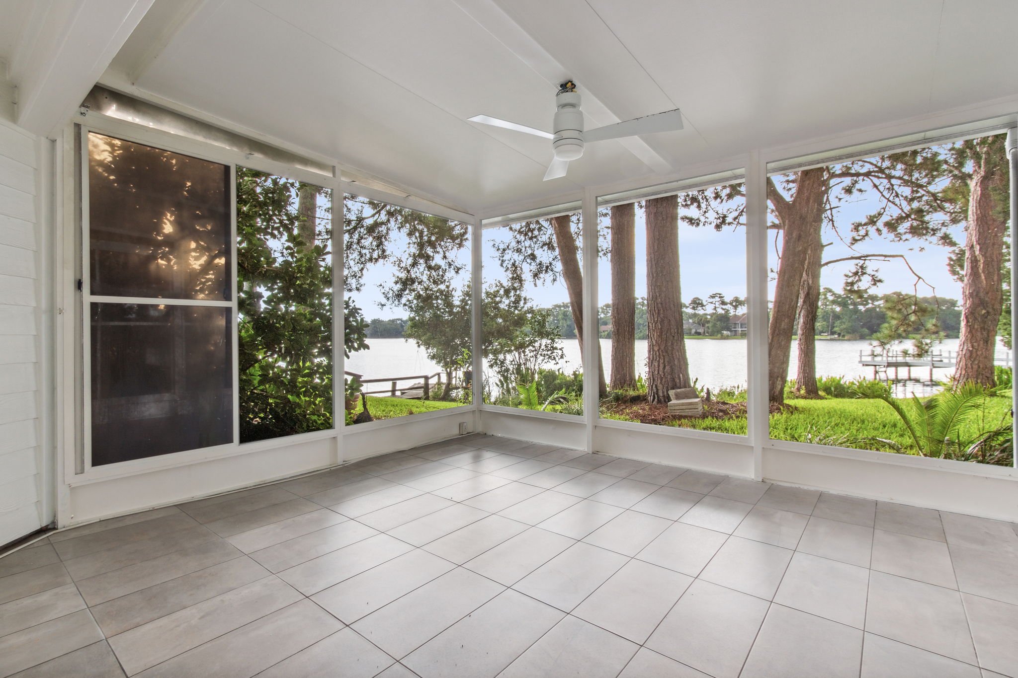 Screened-in Porch