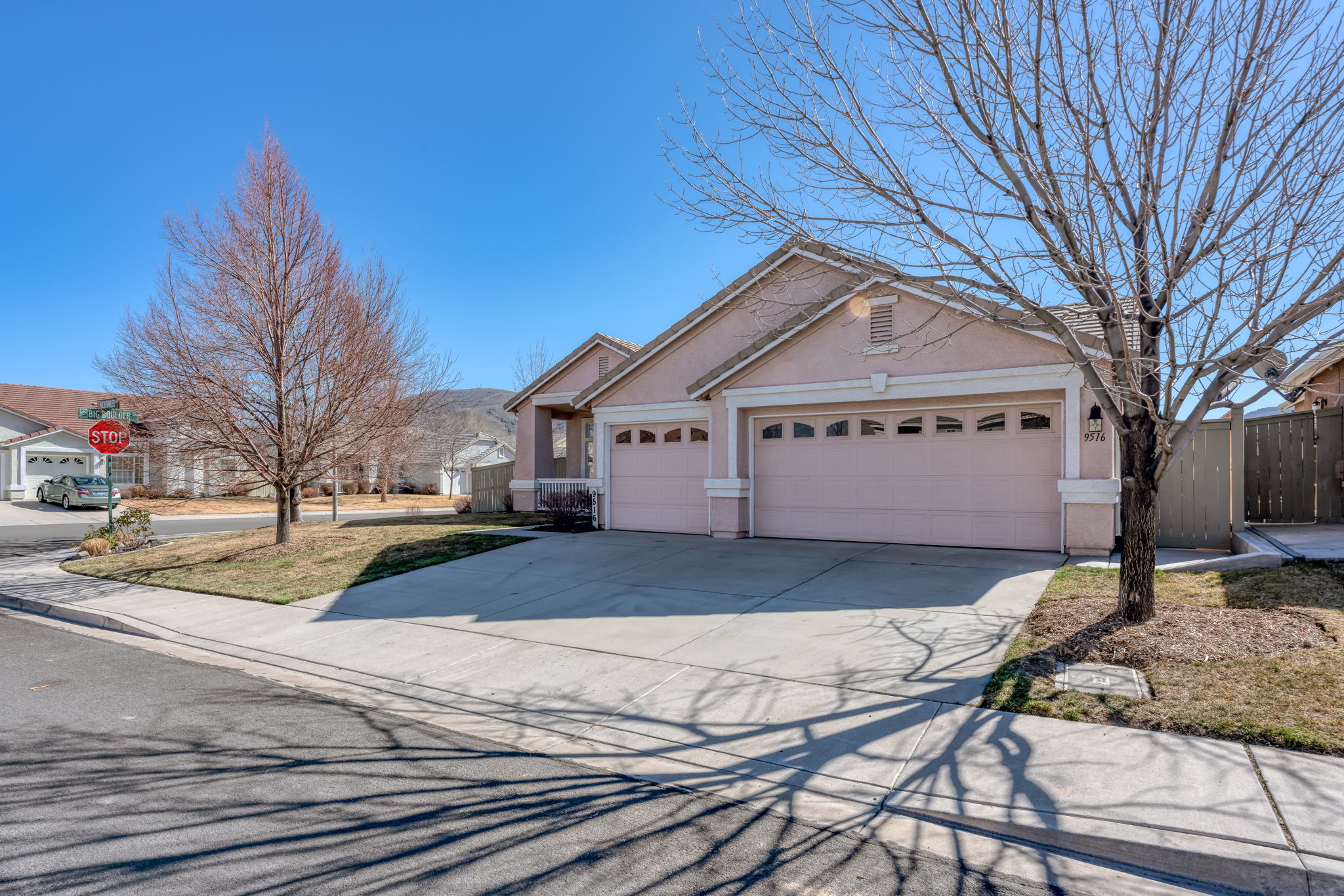 9516 Rockcrawler Rd, Reno, NV 89521, USA Photo 2