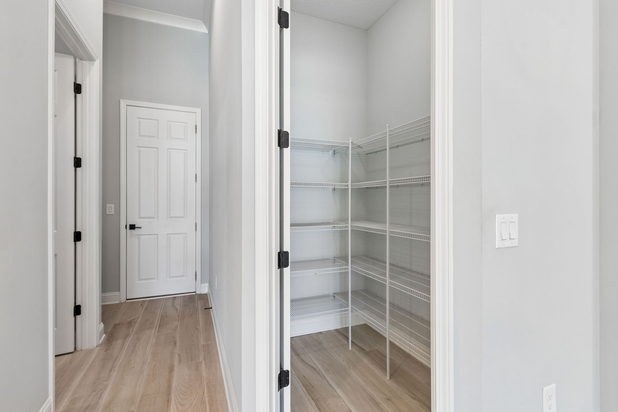 Walk-in Pantry