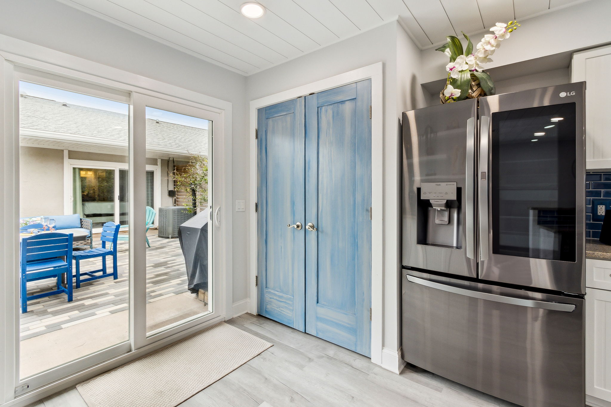 Kitchen with interior courtyard access