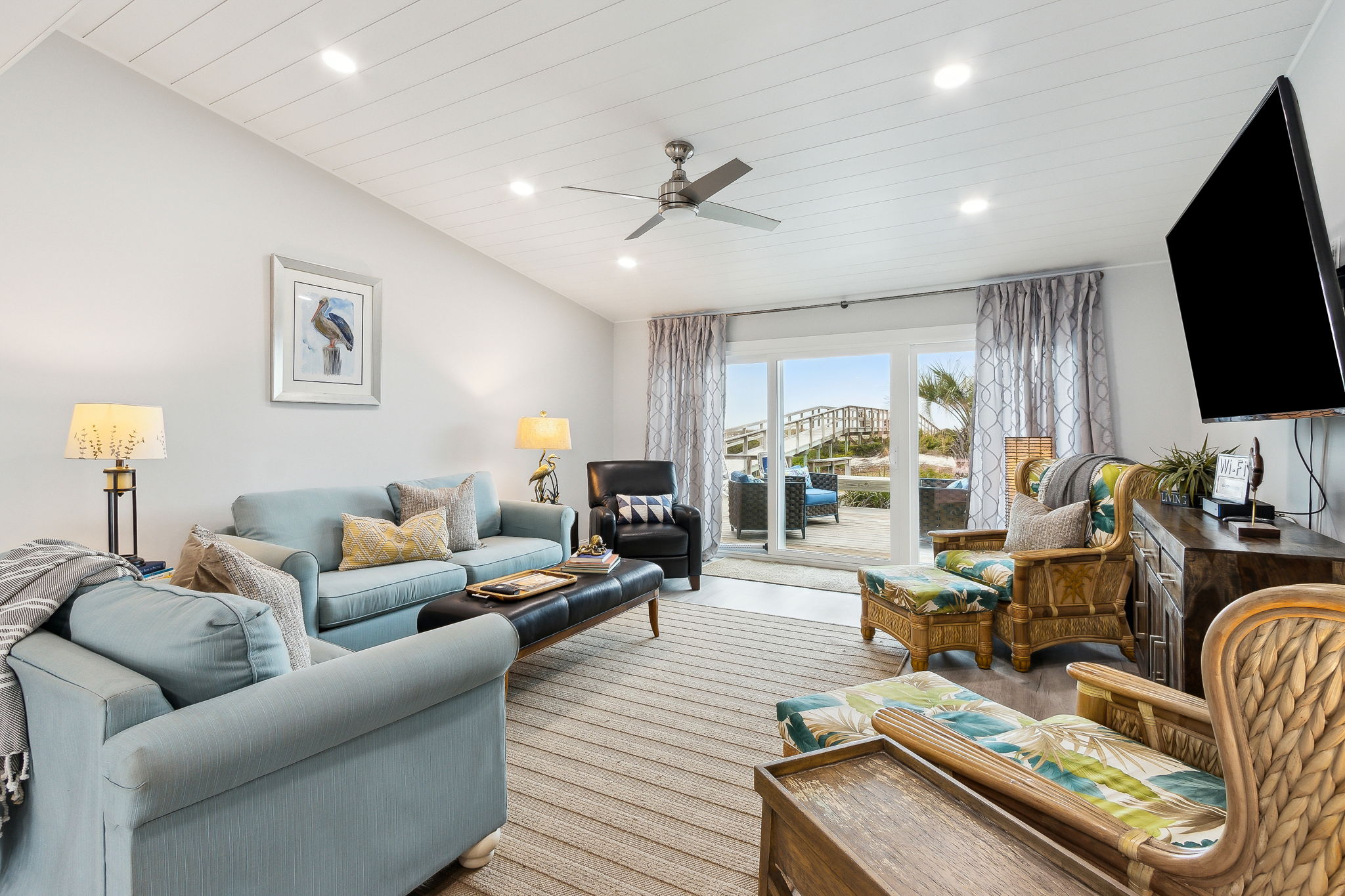 Great Room & vaulted ceiling