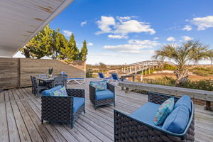 Oceanside Deck / Dining