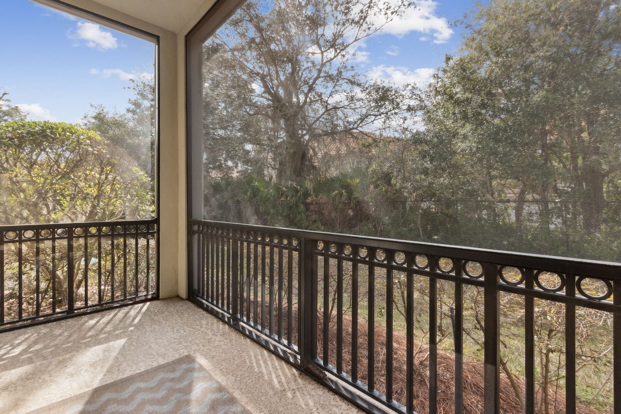 Screened-in Porch