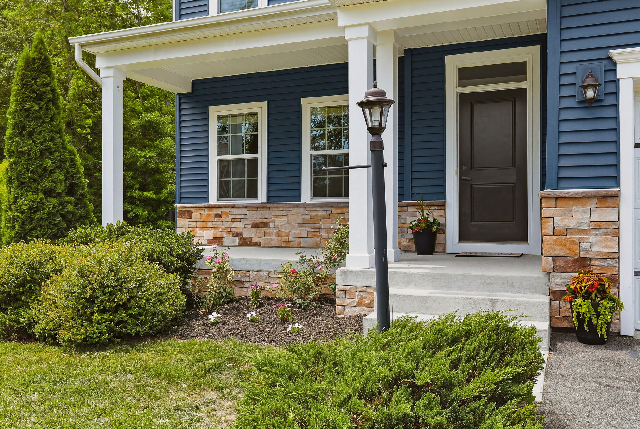04-Exterior Front