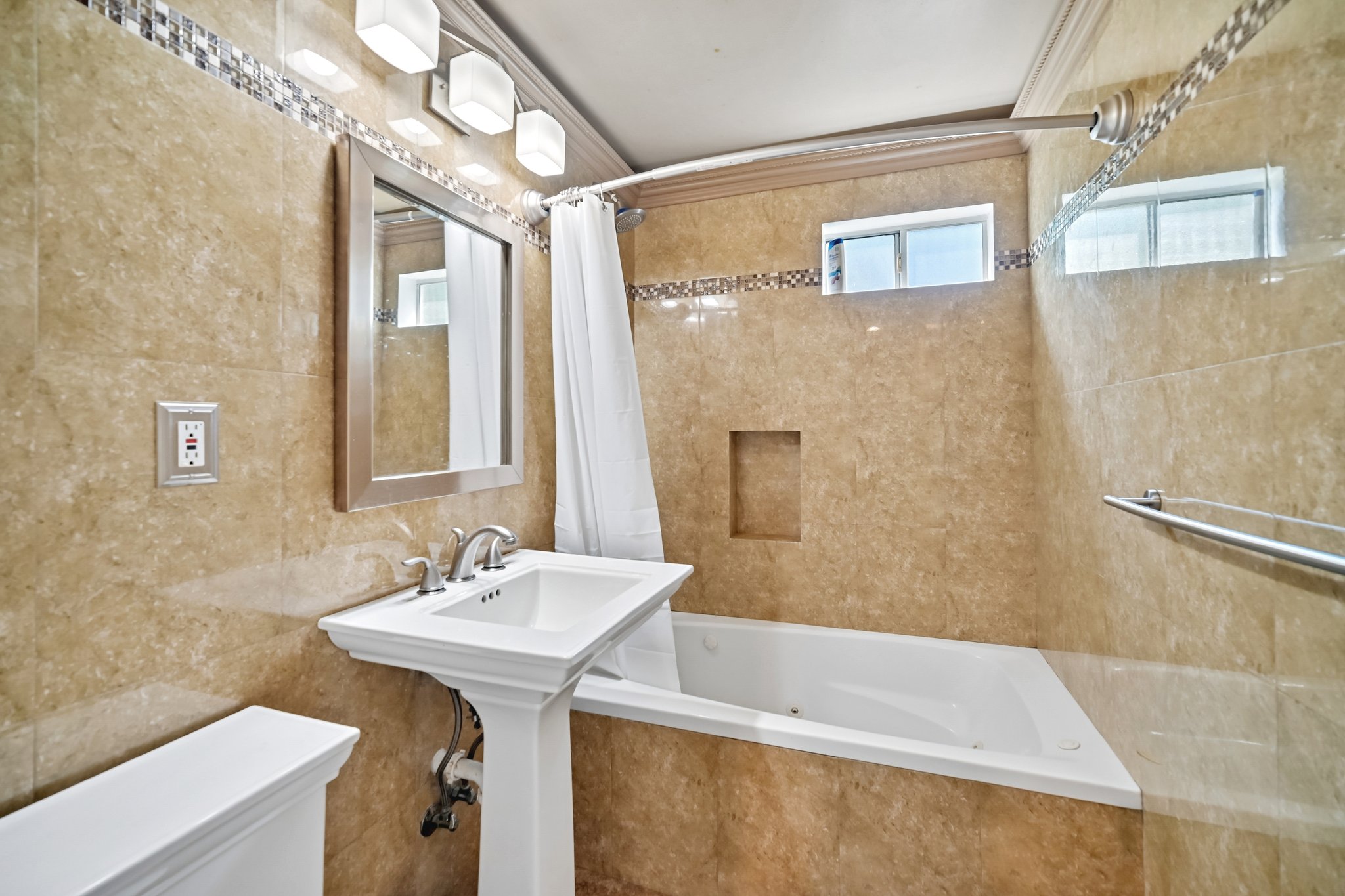 Ruffner Ave-S0105-021.jpg