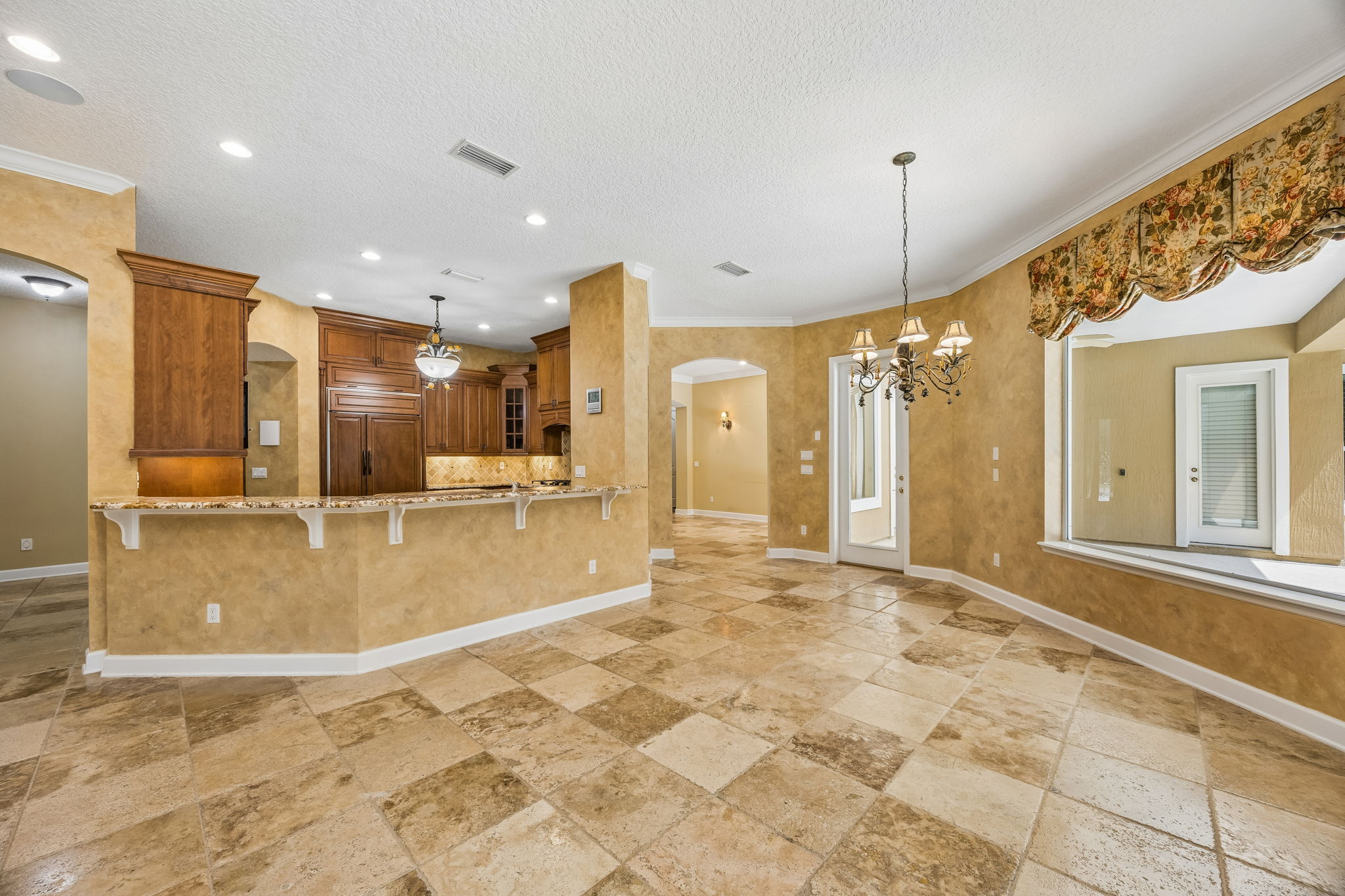 Kitchen/Breakfast Area