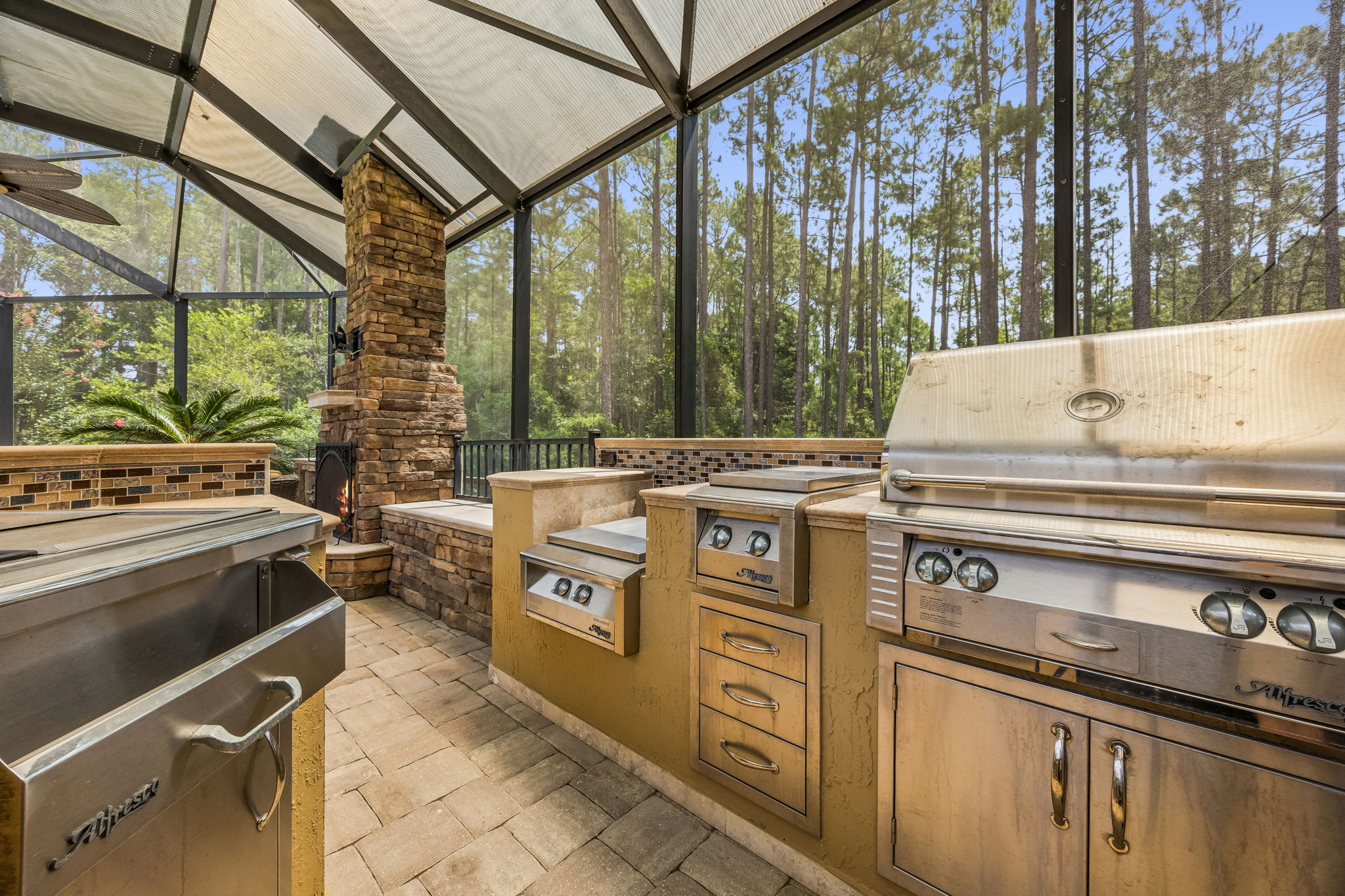 Outdoor Kitchen