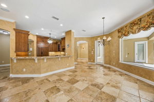 Kitchen/Breakfast Area