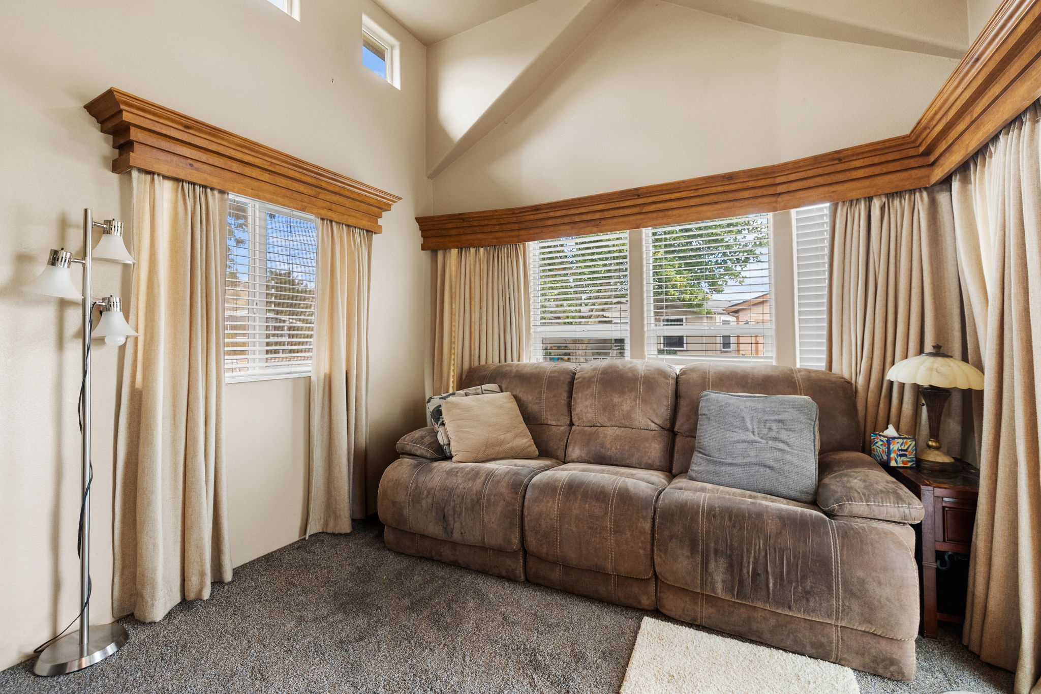 Living Room (2)