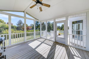 Screened-in Porch