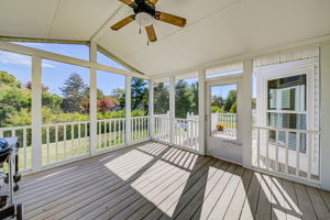 Screened-in Porch
