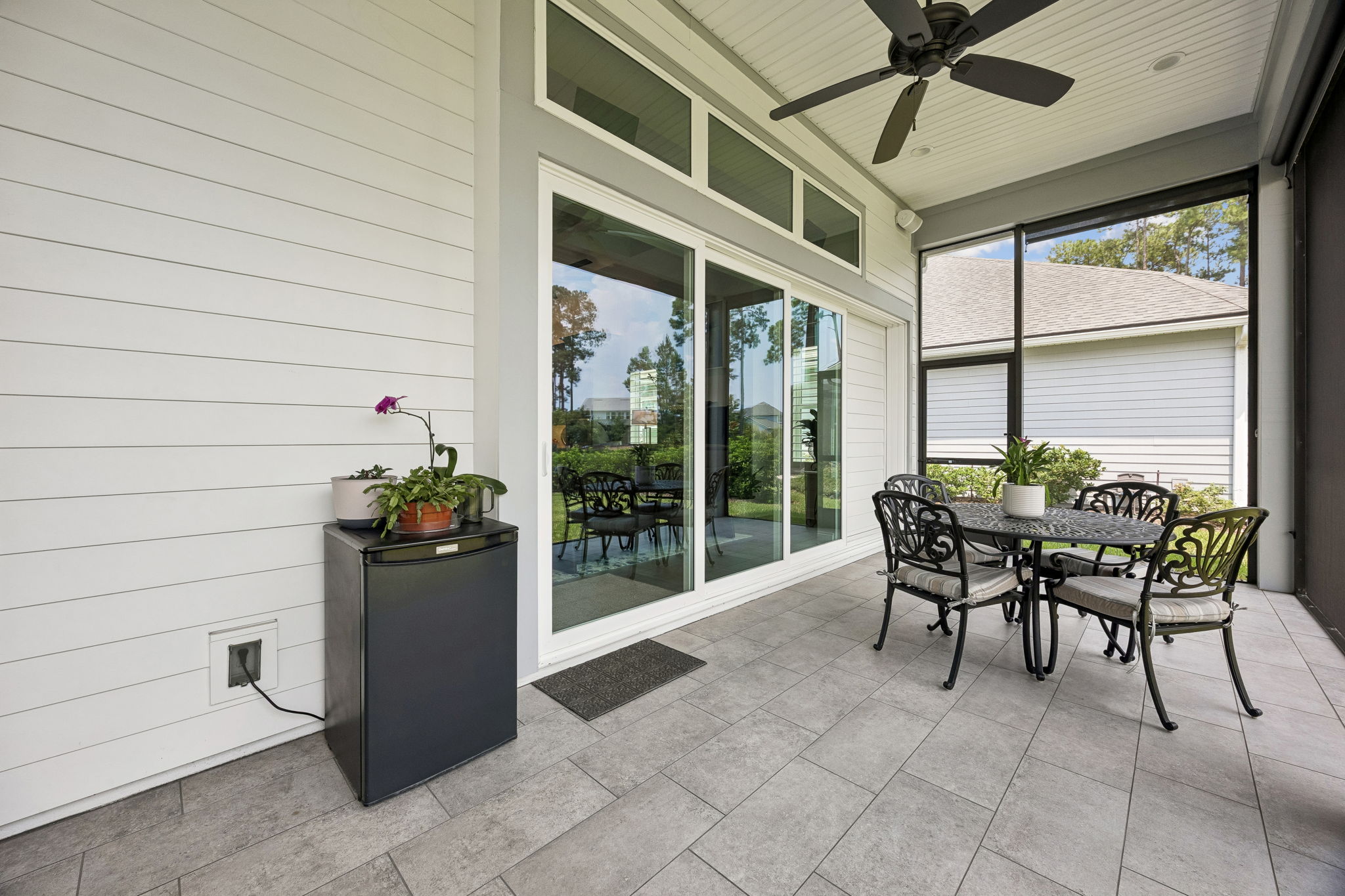 Screened-in Porch