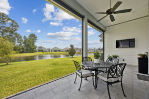 Screened-in Porch