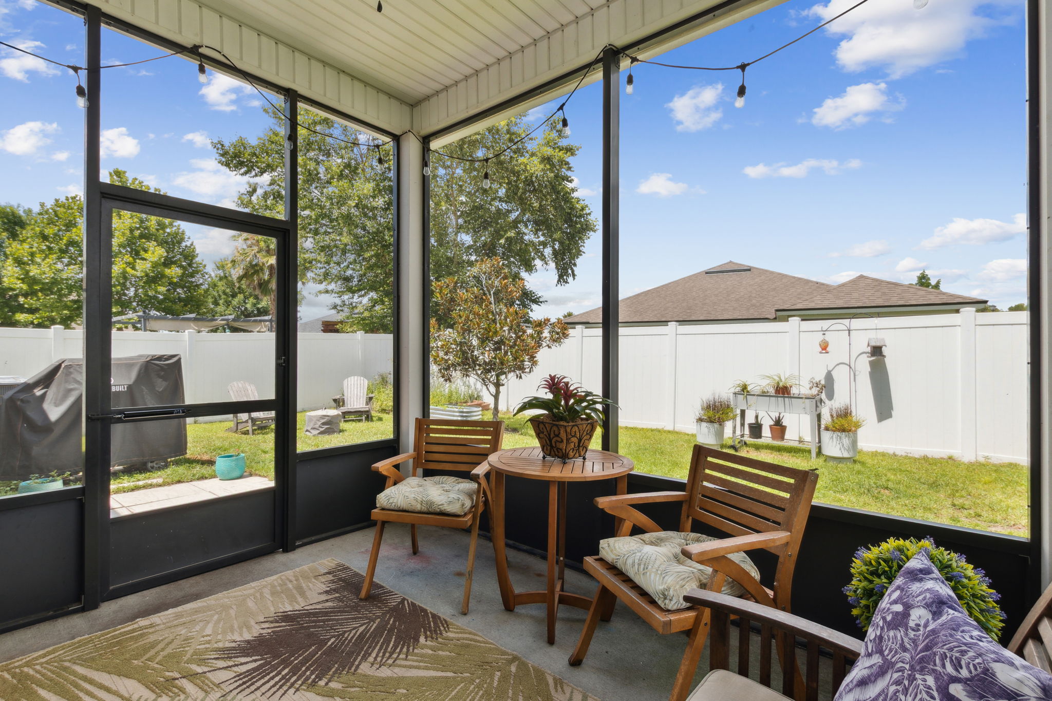 Screened-in Porch