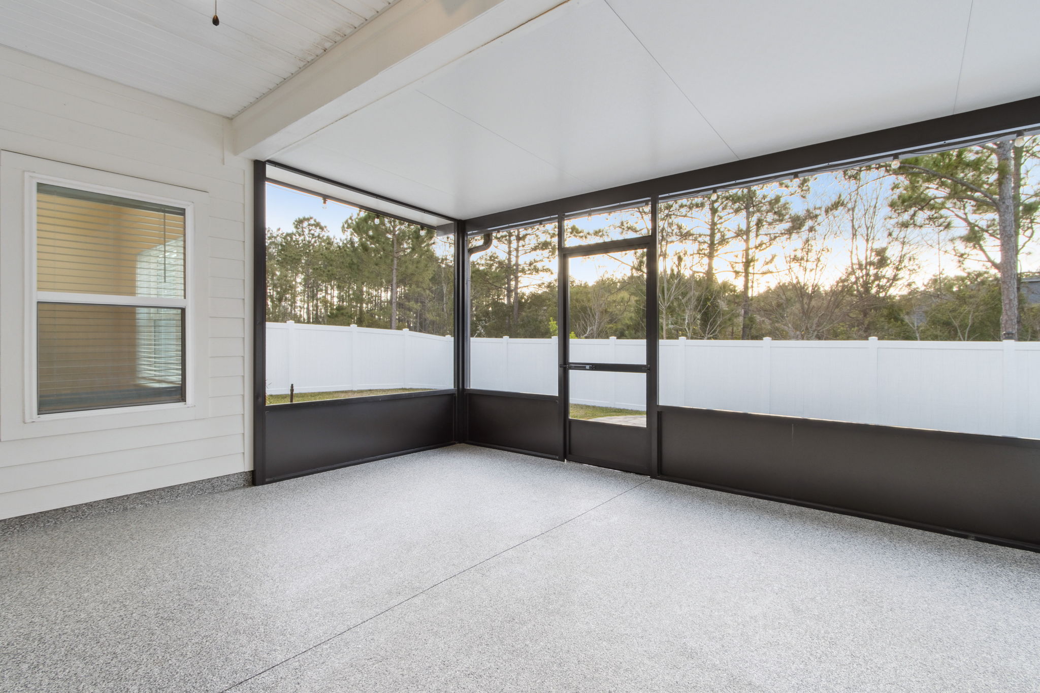 Screened-in Porch