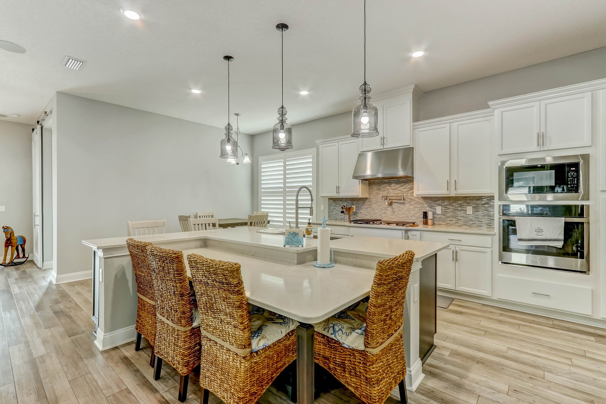 Kitchen/Breakfast Bar