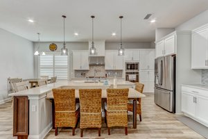 Kitchen/Breakfast Bar