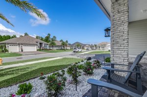 Front Porch/Entrance