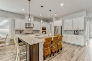 Kitchen/Breakfast Bar