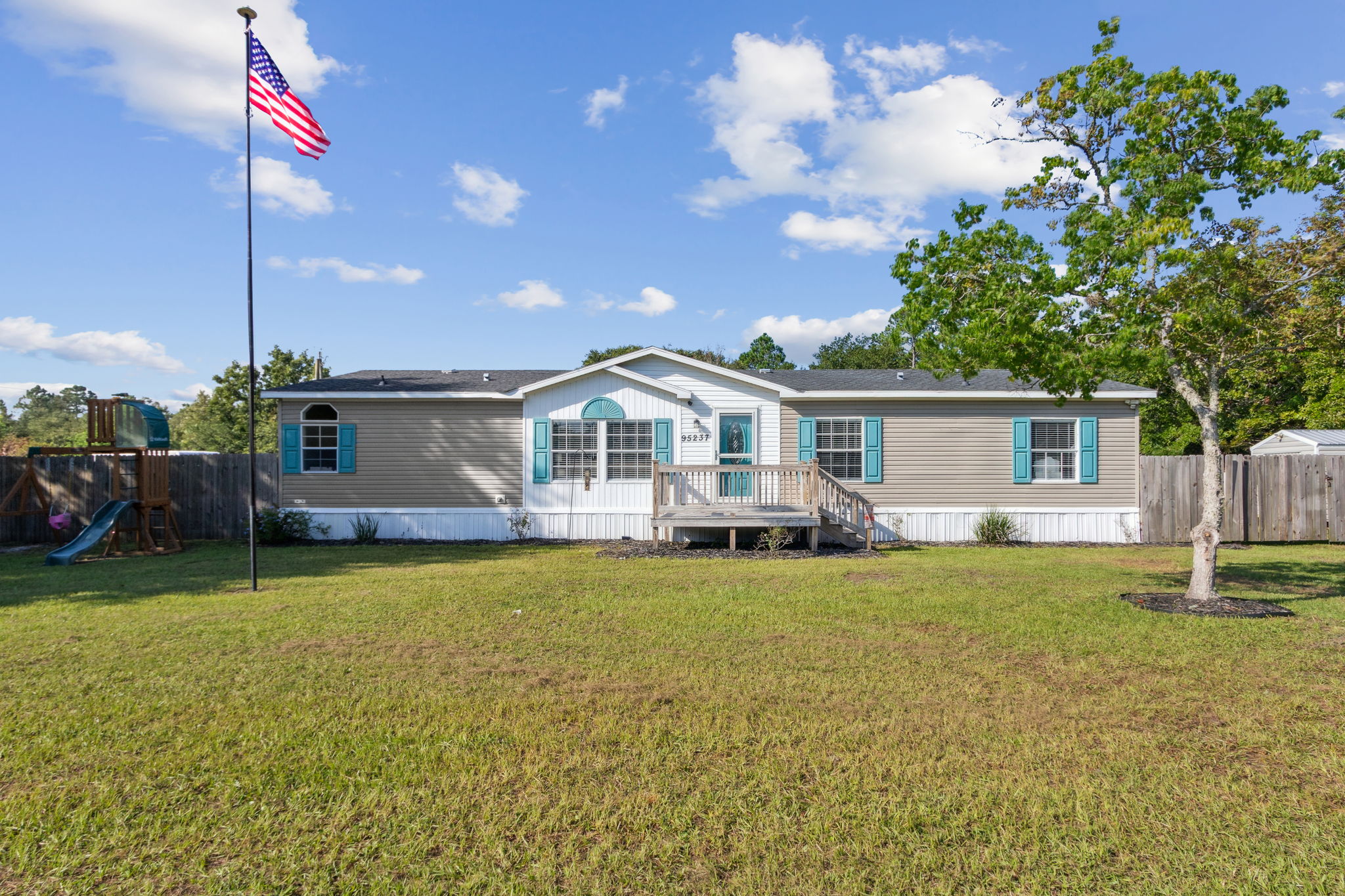 Welcome to 95237 Rainbow Acres Road