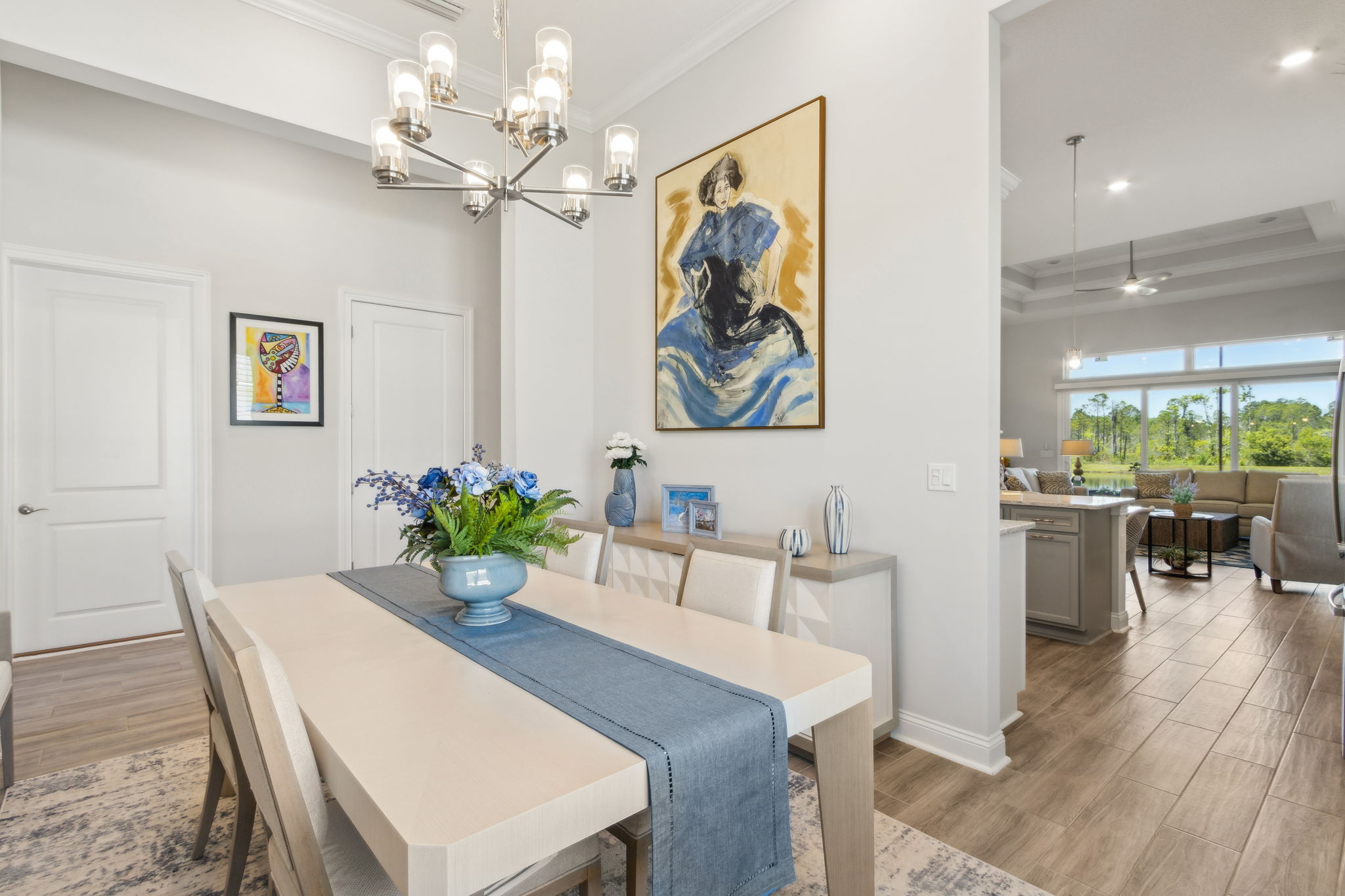 Easy access to the kitchen making dining a breeze!