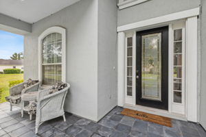 Front Porch/Entrance