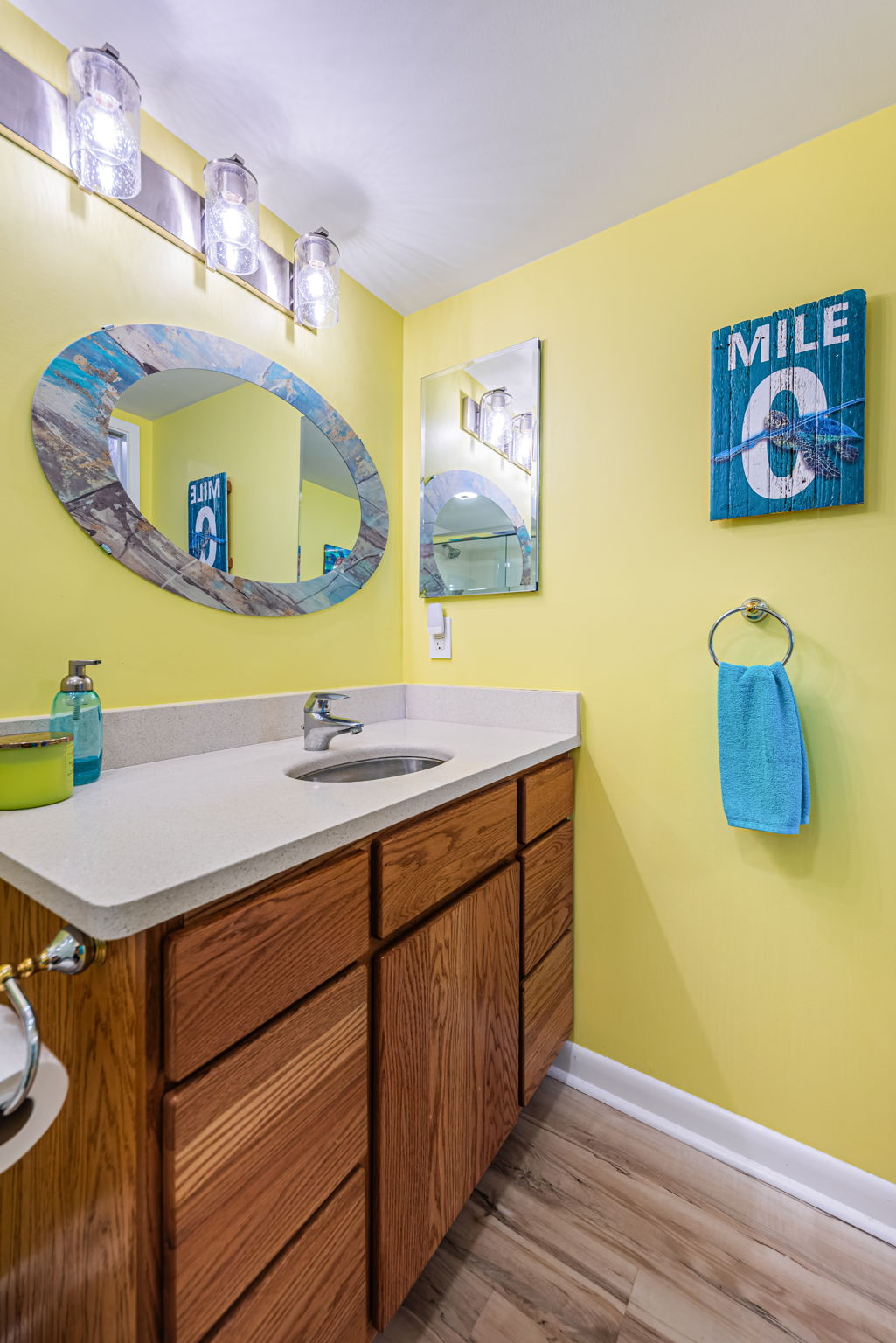 Primary Bathroom 1b