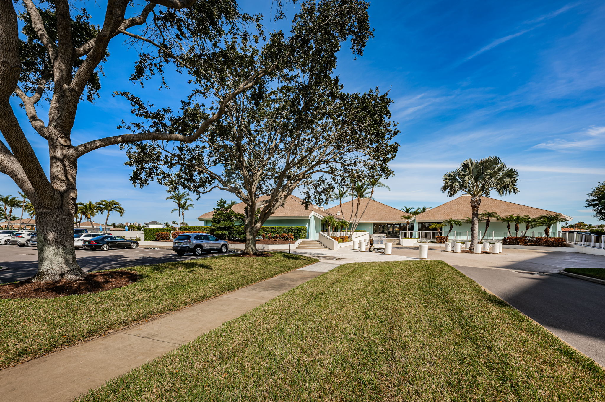 47-Clubhouse