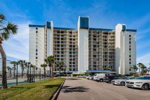 Front Exterior4