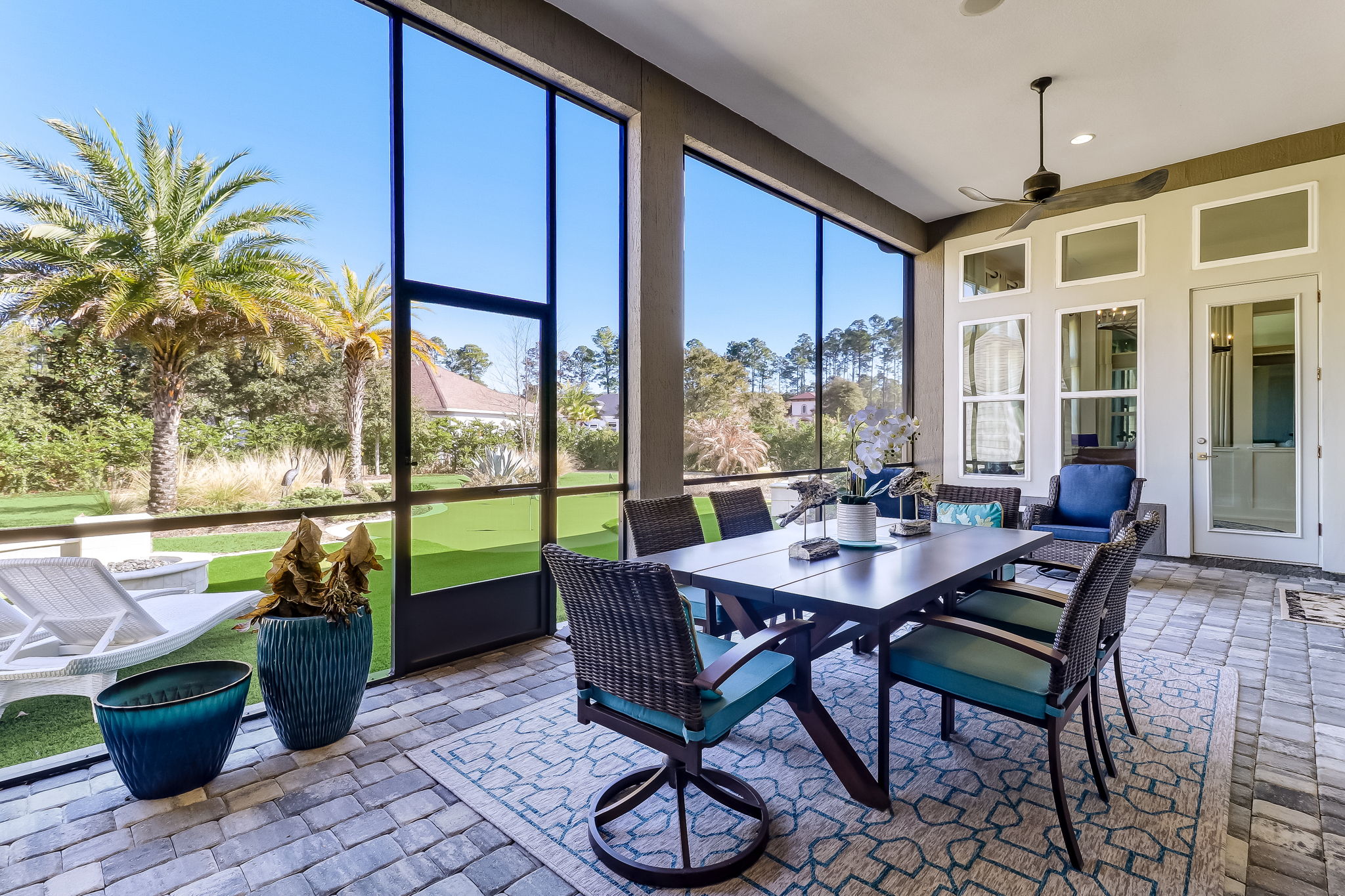 Screened-in Porch